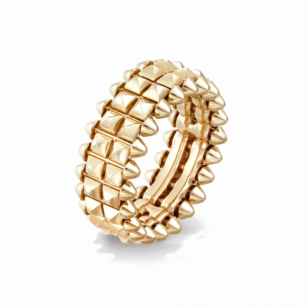 Clash de Double Row Pyramid Ring