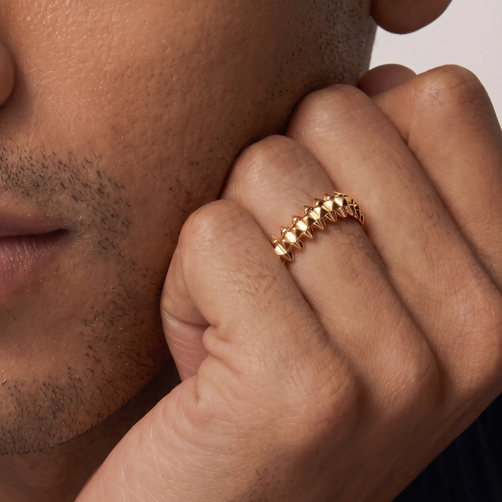 Clash de Small Pyramid Stud Ring