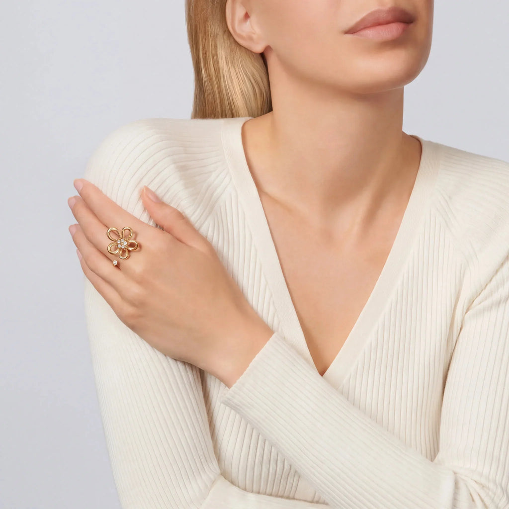 Frivole Lumiere Five-Petal Flower Ring