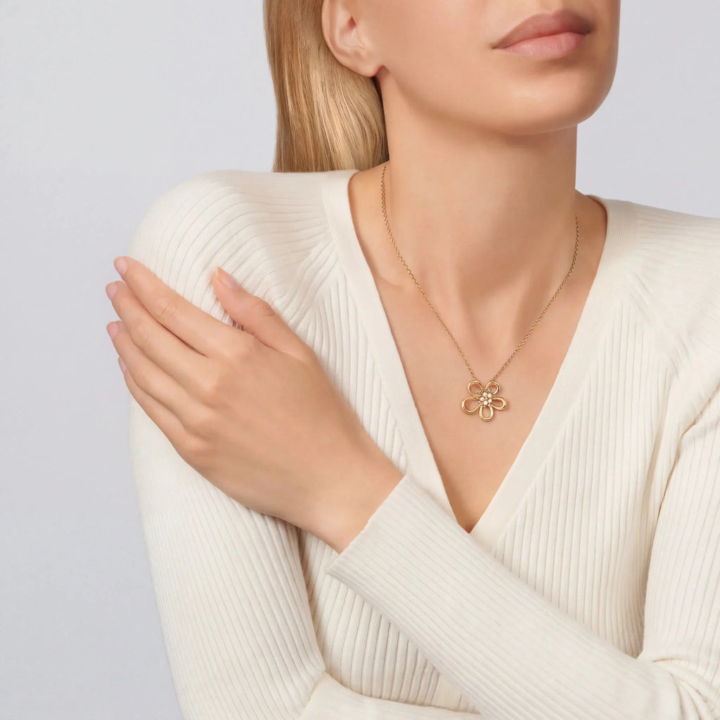 Frivole Open Five Petal Pendant Necklace