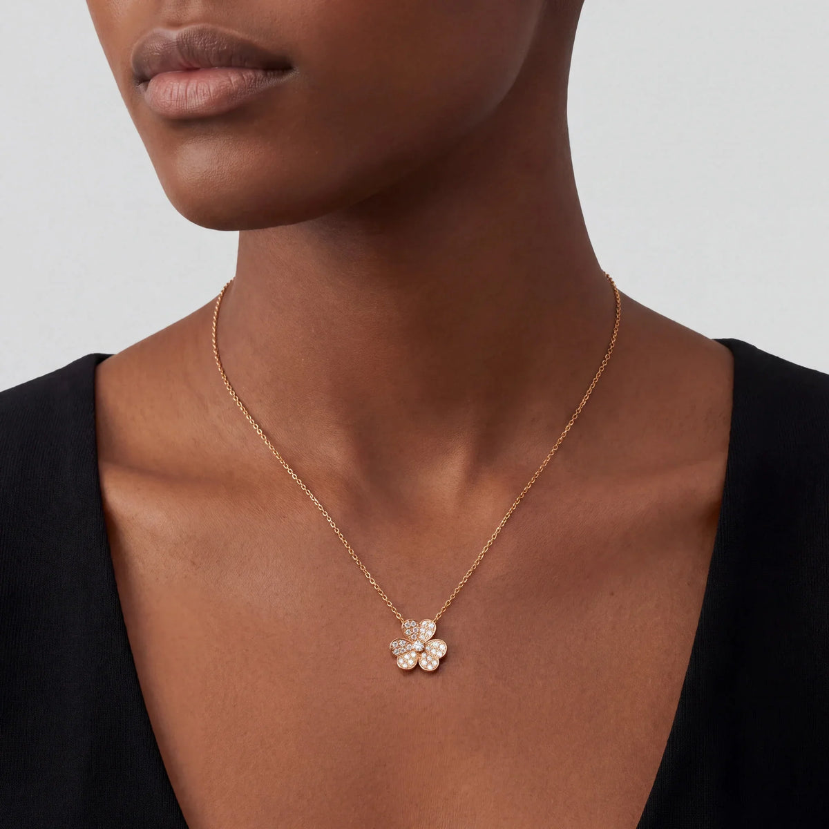 Frivole Pavé Bloom Pendant Necklace