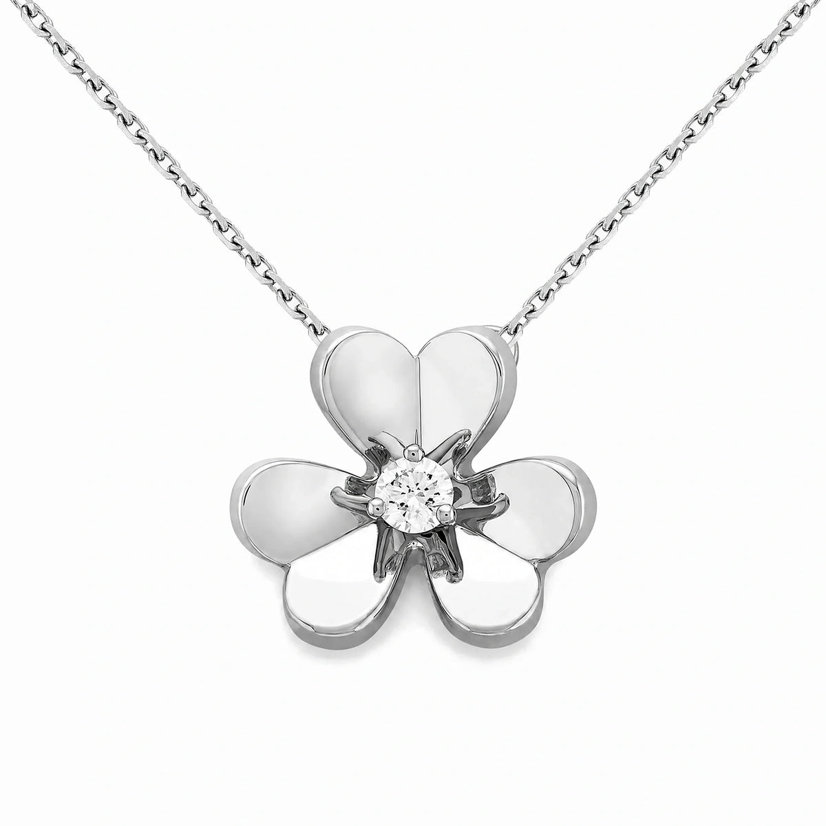 Frivole Polished Flower Pendant Necklace