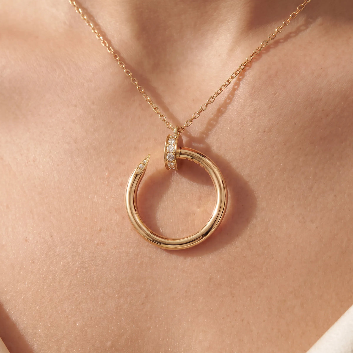 Juste un Clou Circle Nail Pendant