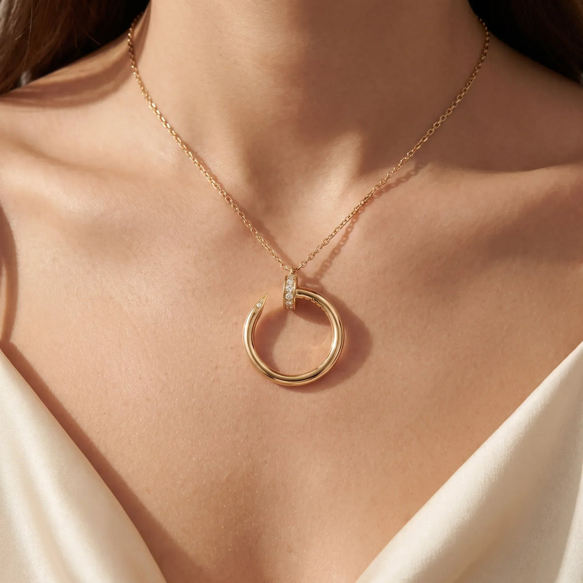 Juste un Clou Circle Nail Pendant