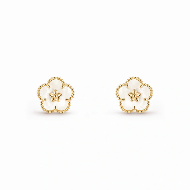 Lucky Spring White Flower Earrings