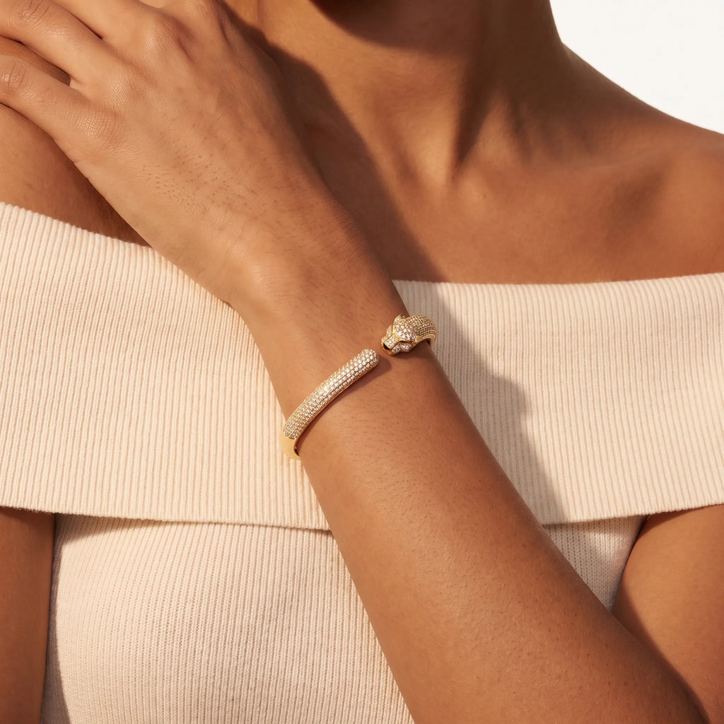 Panthere de Lumiere Slim Pavé Bangle