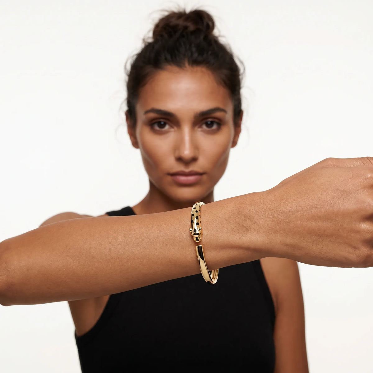 Panthere de Sombre Panther Head Bangle