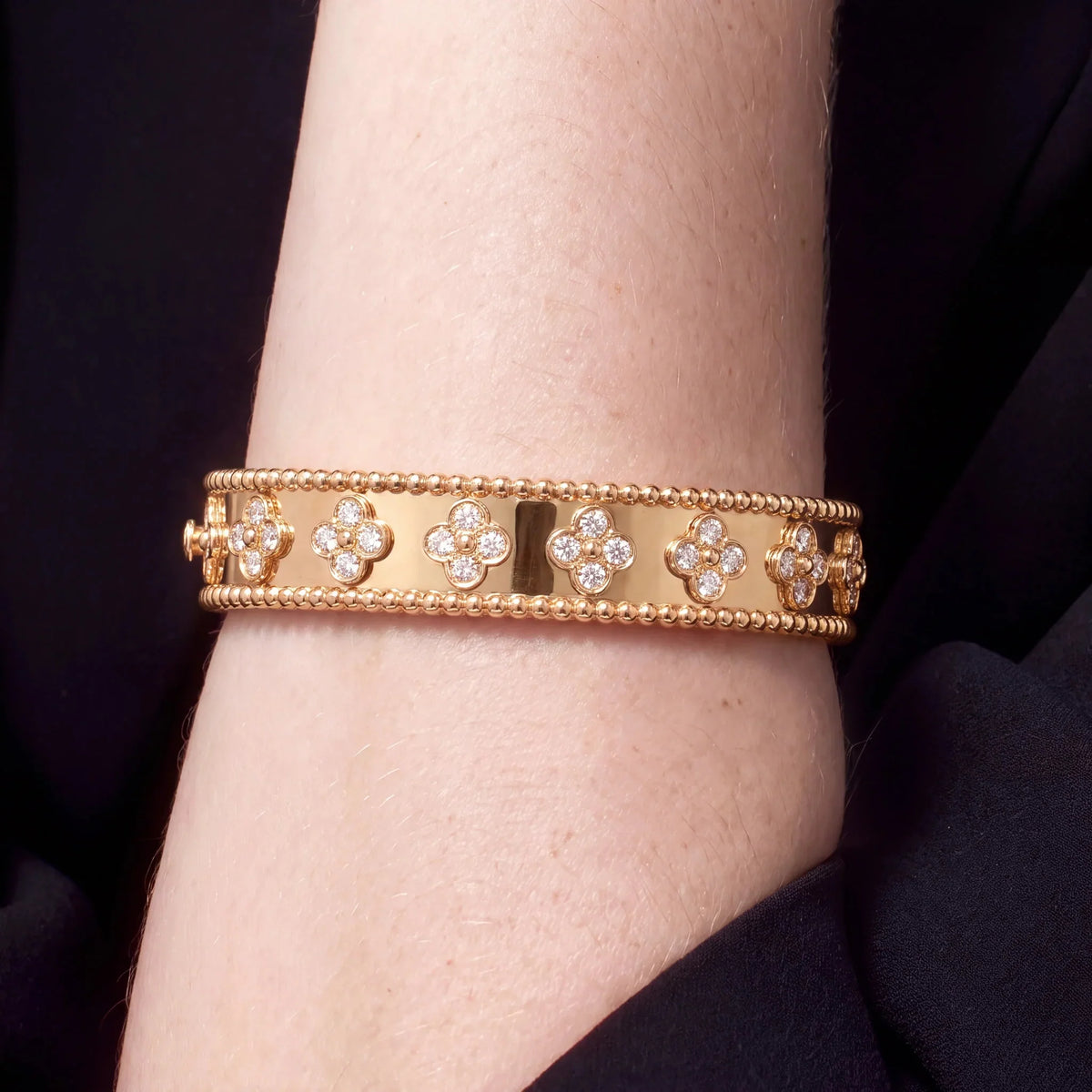 Perlee Clovers Wide Beaded Bangle