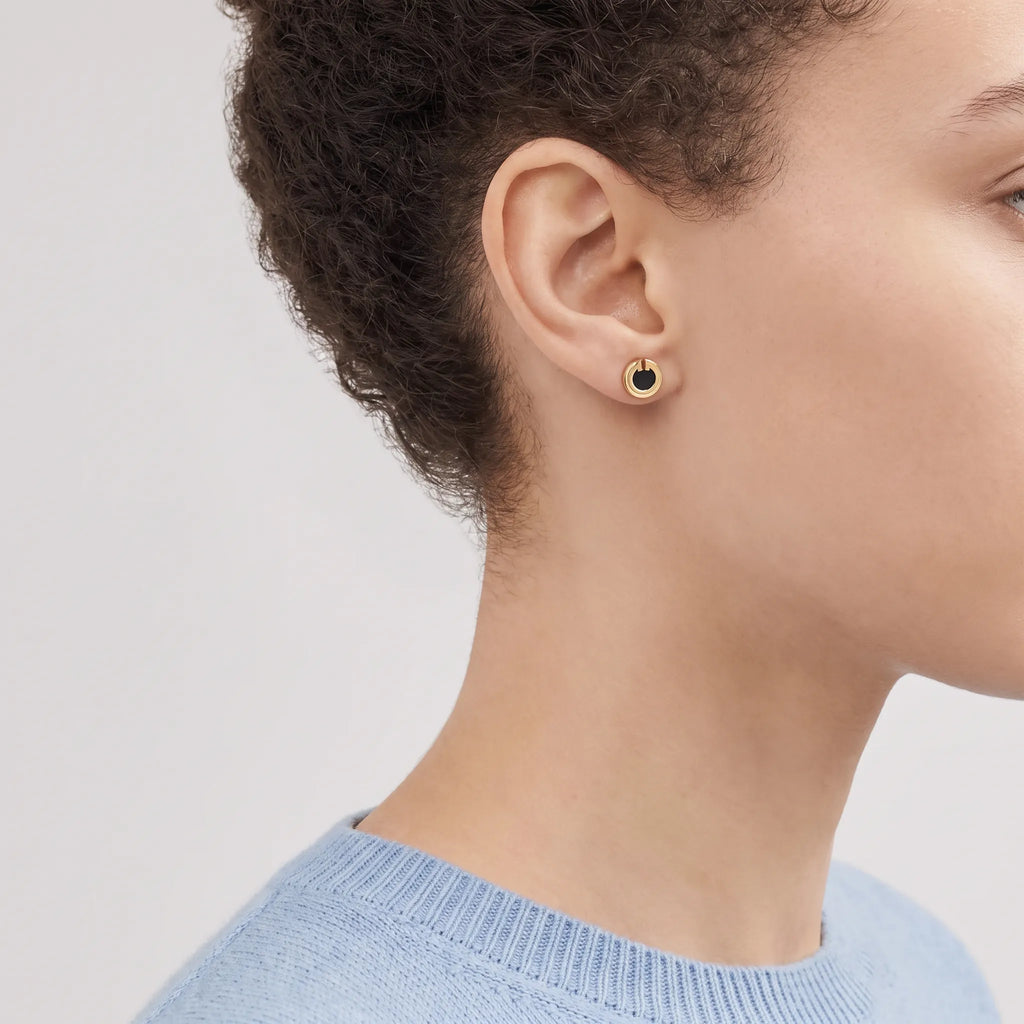 T Black Onyx Circle Stud Earrings