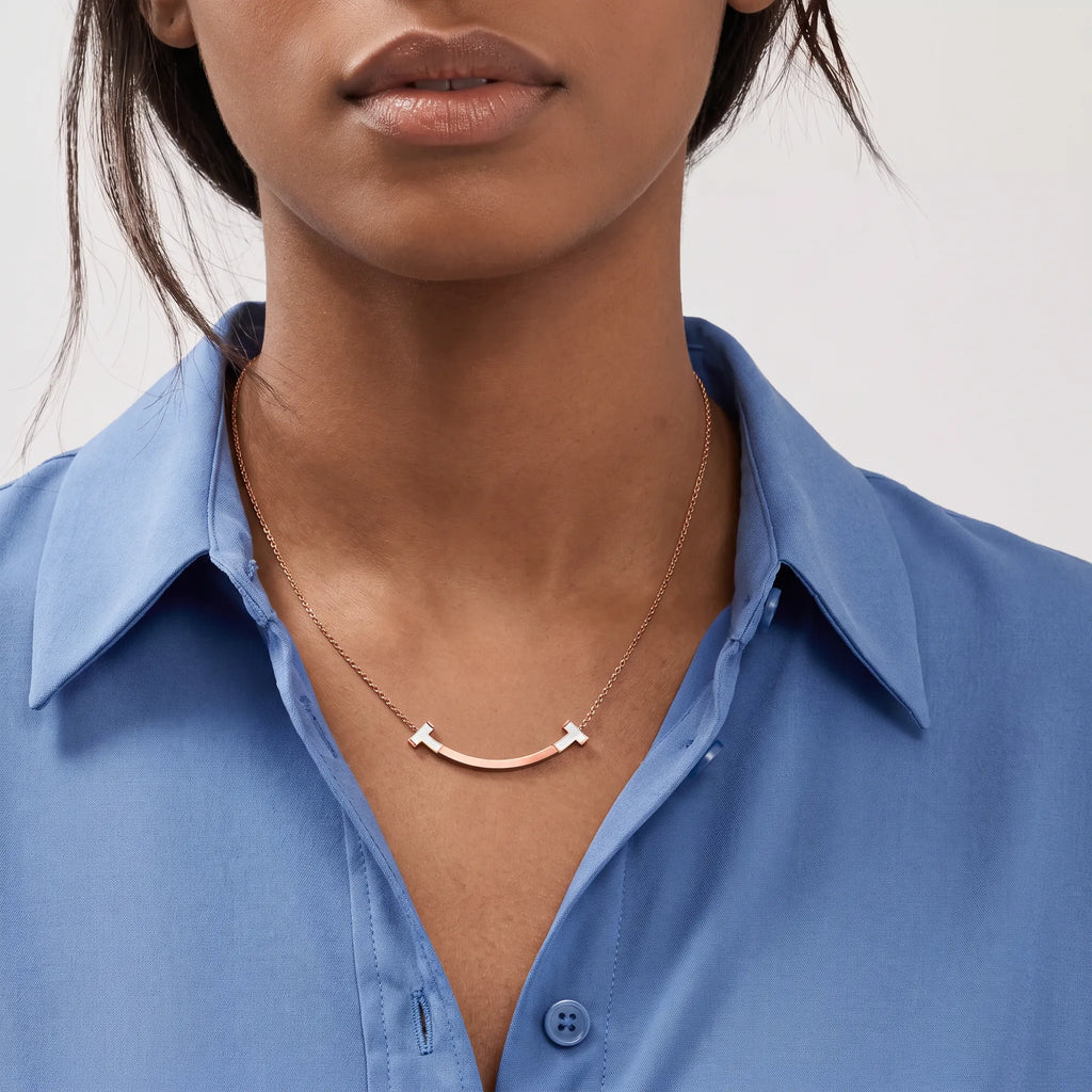 T Smile Mother-of-Pearl Bar Necklace