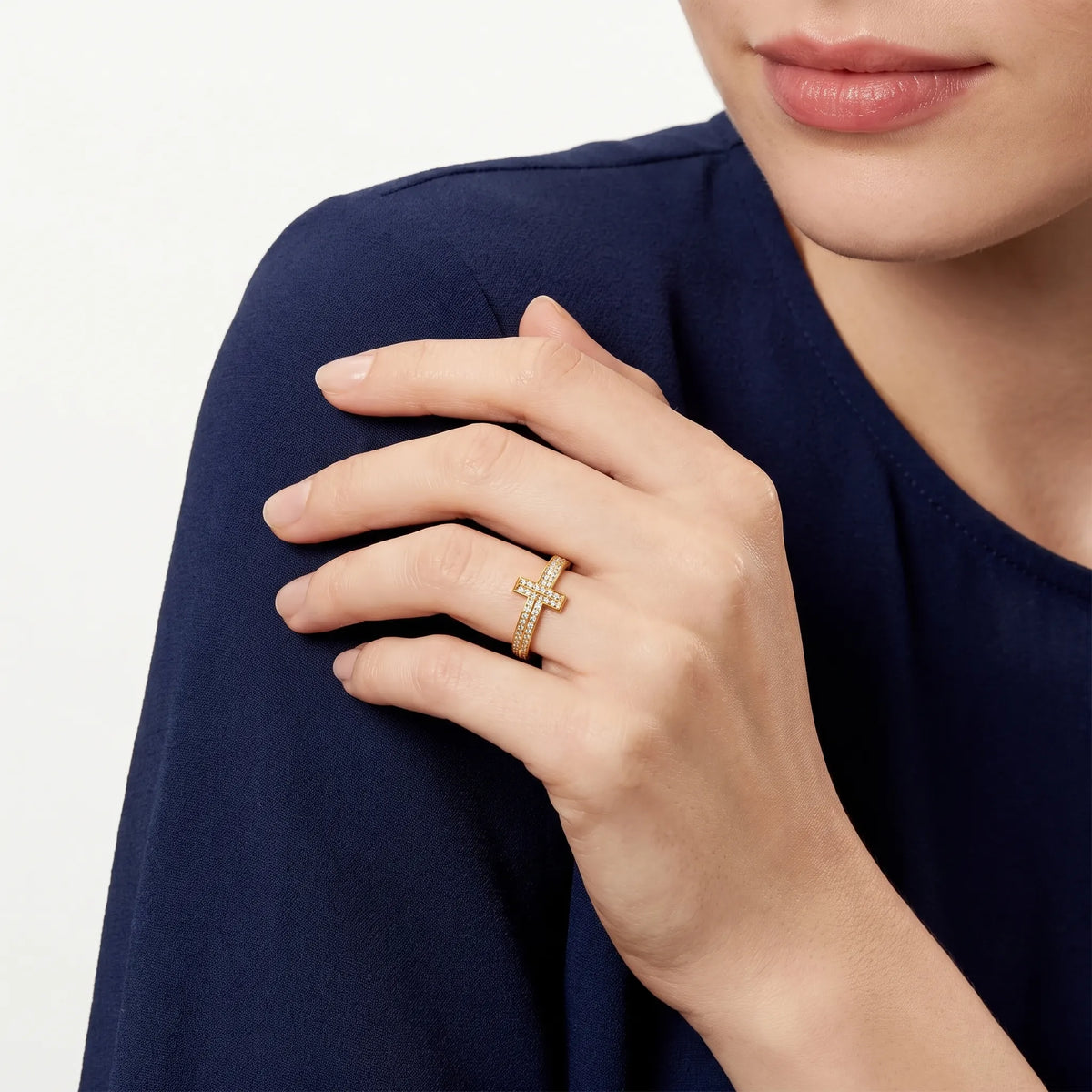 T1 Crossline Graduated Pavé Narrow Ring
