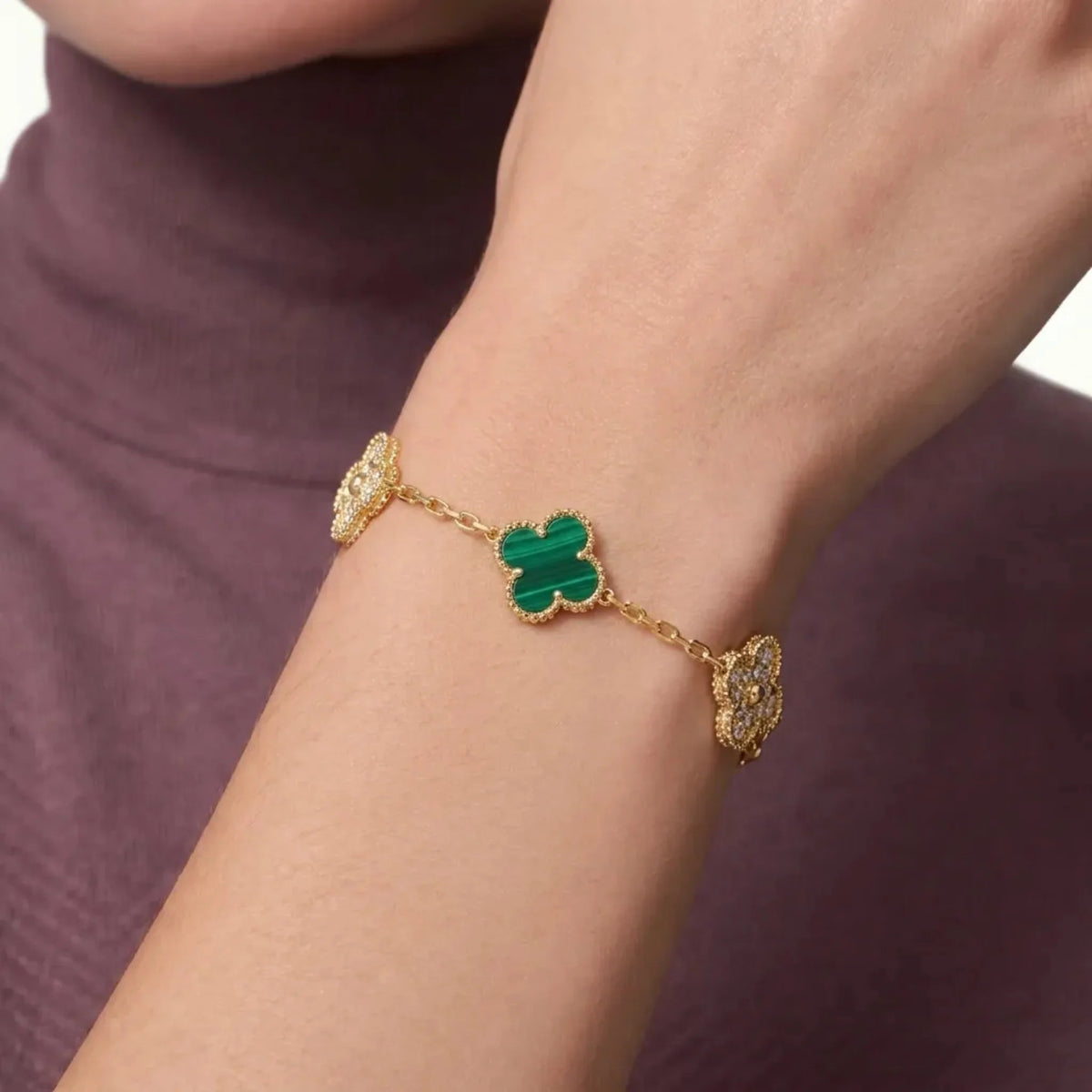 Vintage Alhambra Green Pavé Clover Bracelet