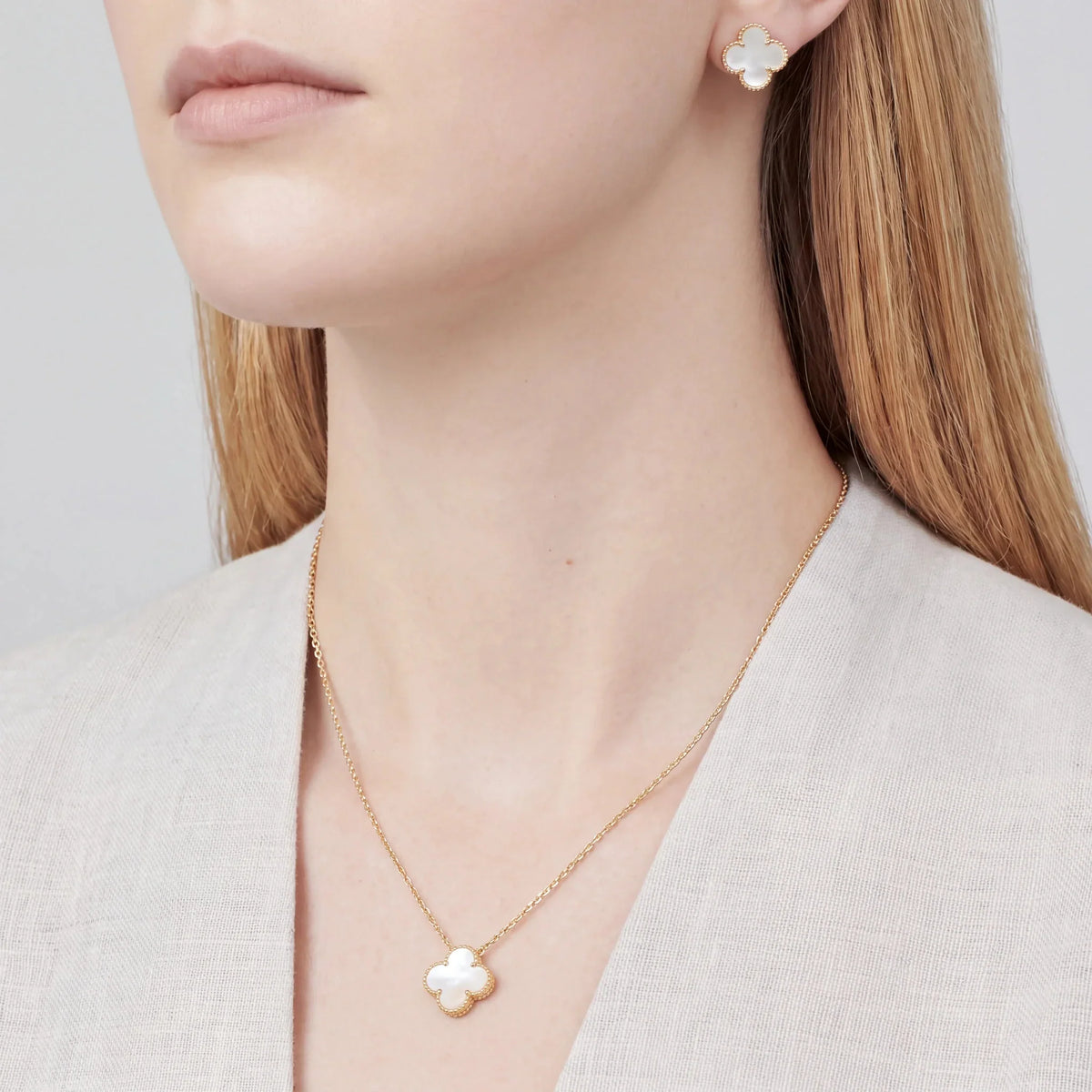 Vintage Alhambra Nacre Clover Pendant Necklace